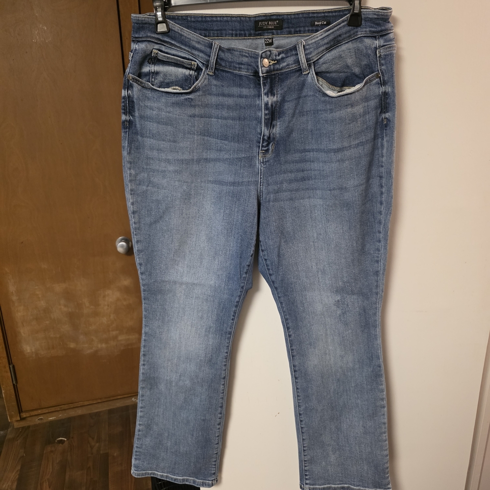 Judy Blue Light Wash Boyfriend Jeans